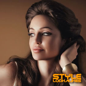 Angelina&nbsp;Jolie&nbsp;lookalike