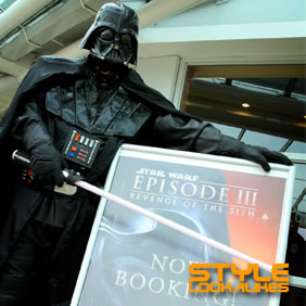Darth&nbsp;Vader&nbsp;lookalike