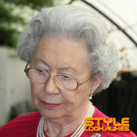 HM&nbsp;The&nbsp;Queen&nbsp;lookalike
